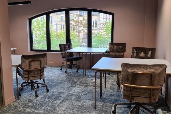bureau-4-personnes-bordeaux location bureau Bordeaux