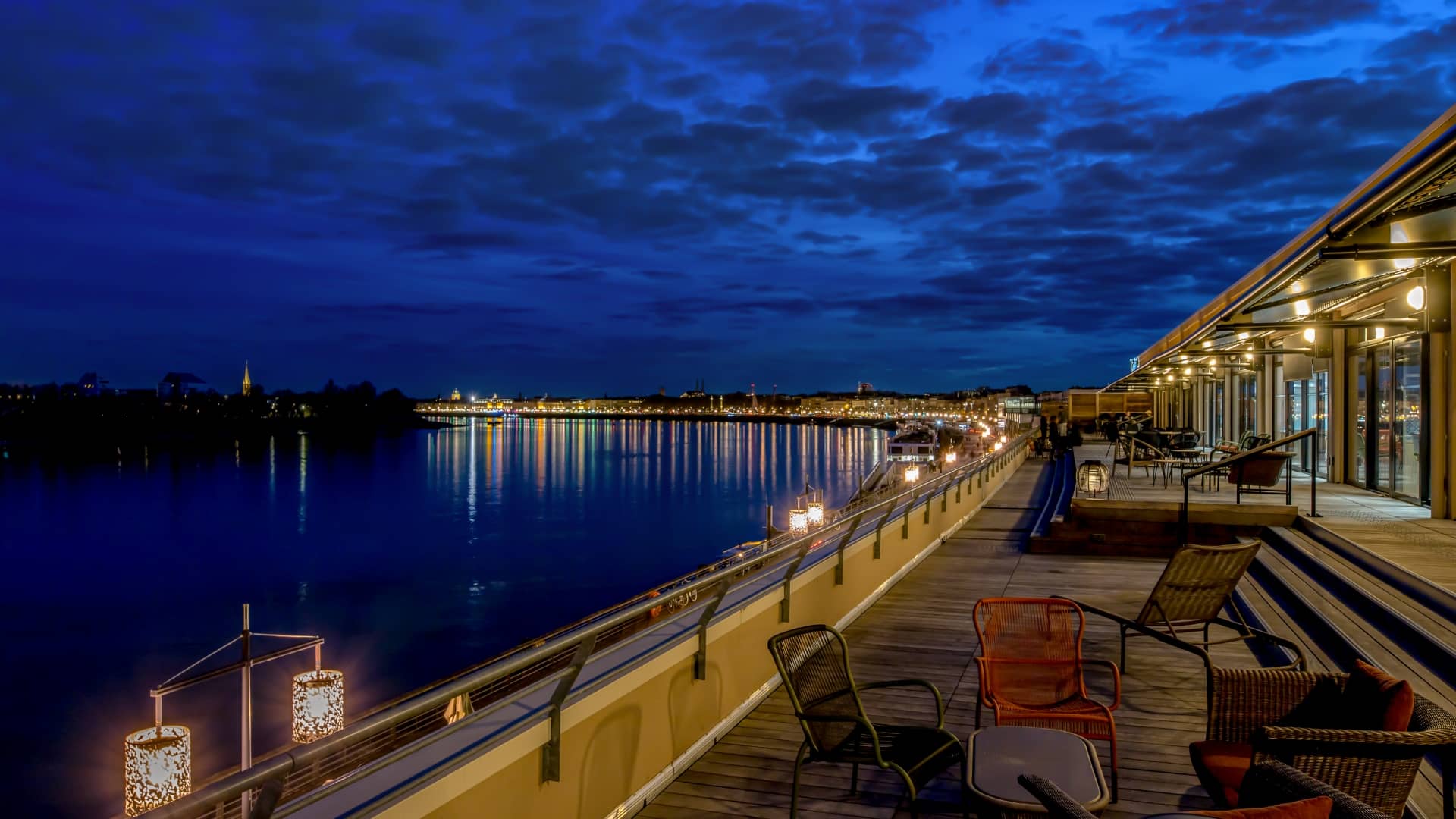 terrasse-location-de-salle-de-reunion-a-bordeaux